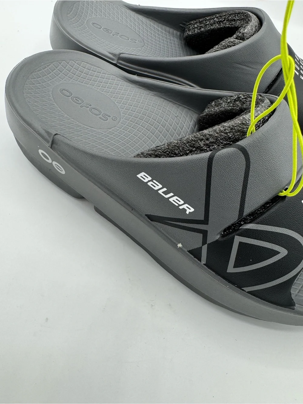 Oofos Black Slide Sandals ooahh sport unisex Bauer Slate 25 size junior 4 new